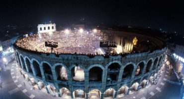 Noches de ópera en el anfiteatro de Verona