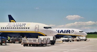 Multas para las aerolíneas que cobren por la tarjeta de embarque en Andalucía