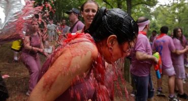 Batalla encontrada: fiesta del agua, del vino y de los caramelos