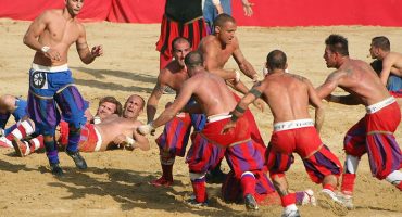 Calcio Florentino: el antepasado salvaje del fútbol sigue vivo