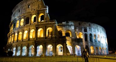 El Coliseo Romano se despide del tráfico
