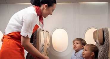 “Flying Nanny”, niñeras a bordo con Etihad Airways