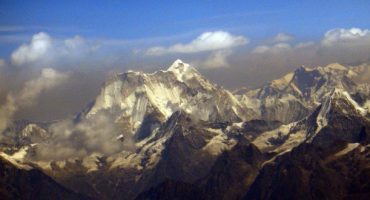Nepal regula la ascensión al Everest