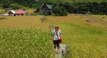 … viajando, viajando por ahí con Aniko