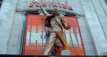 ¿Qué hacer con la estatua de Freddie Mercury de Londres?