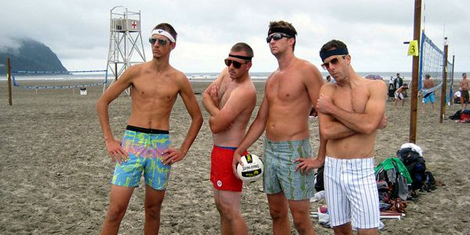 Hombres En Calzoncillos En La Playa