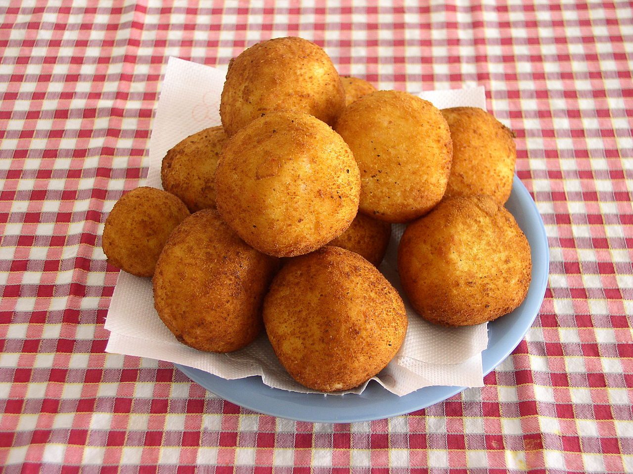 Arancini, comida callejera en Sicilia