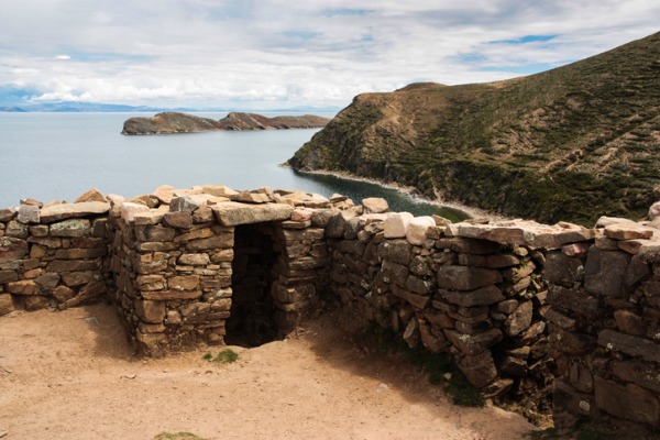 Ruinas incas en lago Titicaca