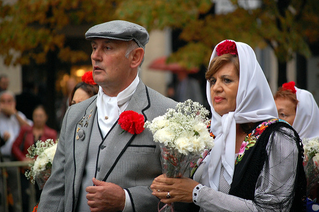 Madrileños vestidos de chulapos