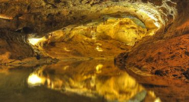 Las 7 cuevas más fascinantes de España
