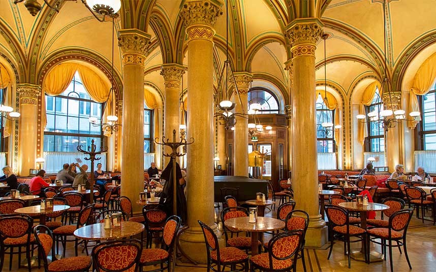 Interior del Café Central de Viena