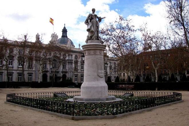 Plaza de la Villa de París