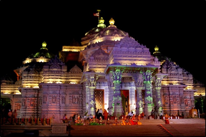 Templo de Akshardham de noche