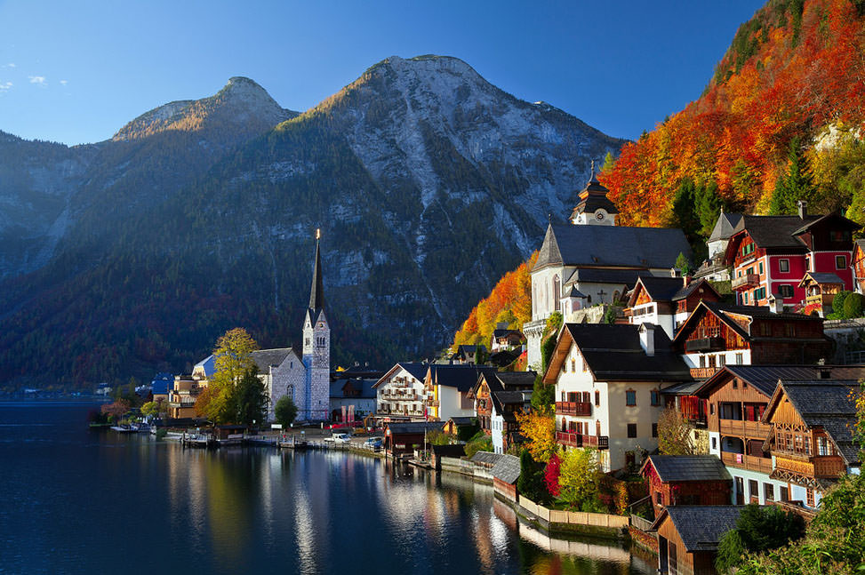 Vistas de Hellstatt en otoño
