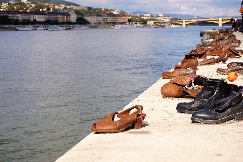 Zapatos del Danubio