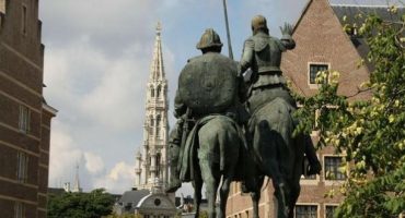 Las 8 plazas de España más bonitas del mundo