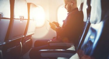 Trucos para pasar el tiempo en un avión
