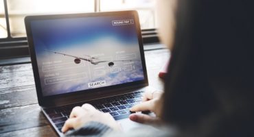 ¿Qué son y cómo funcionan los comparadores de vuelos?