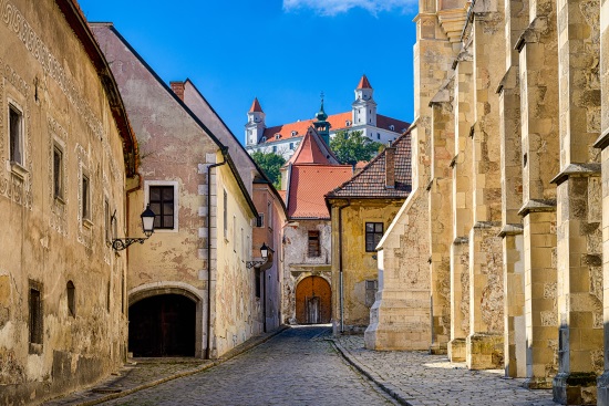 calle-castillo-Bratislava