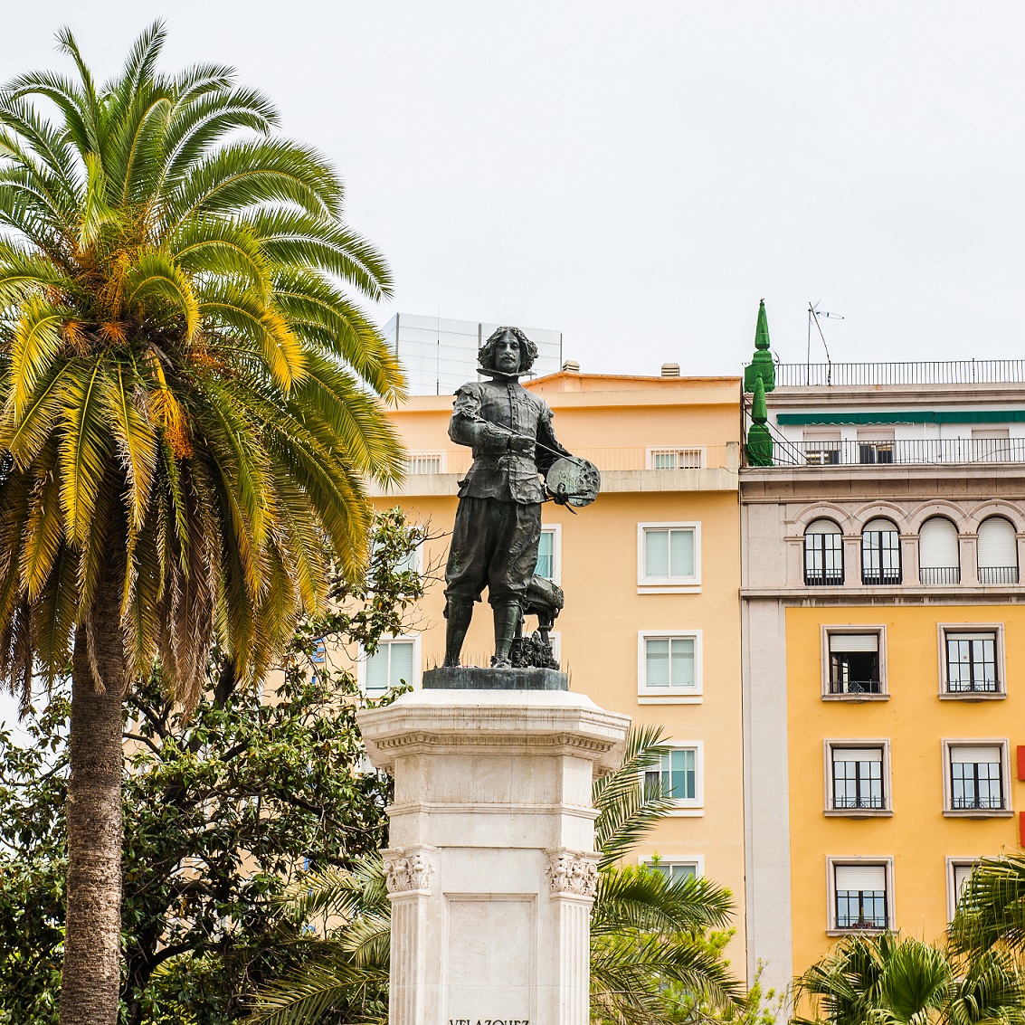 Escultura de Velázquez en Sevilla