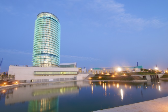 La Torre del Agua, en el recinto Expo 2008 de Zaragoza