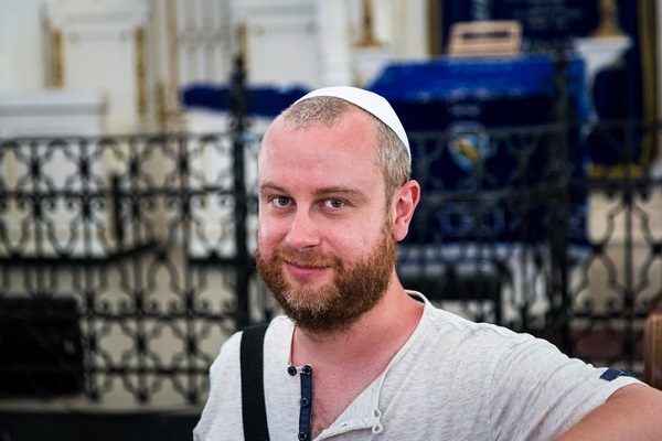 Kipá, elemento imprescindible al visitar una sinagoga.
