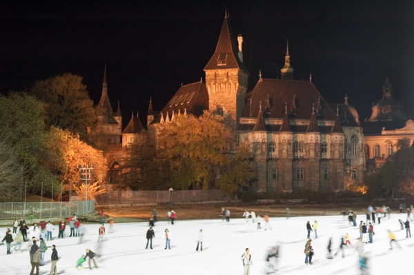 Pista de patinaje sobre hielo en Városliget (Budapest)