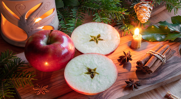 Manzanas que leen el futuro en el año nuevo checo
