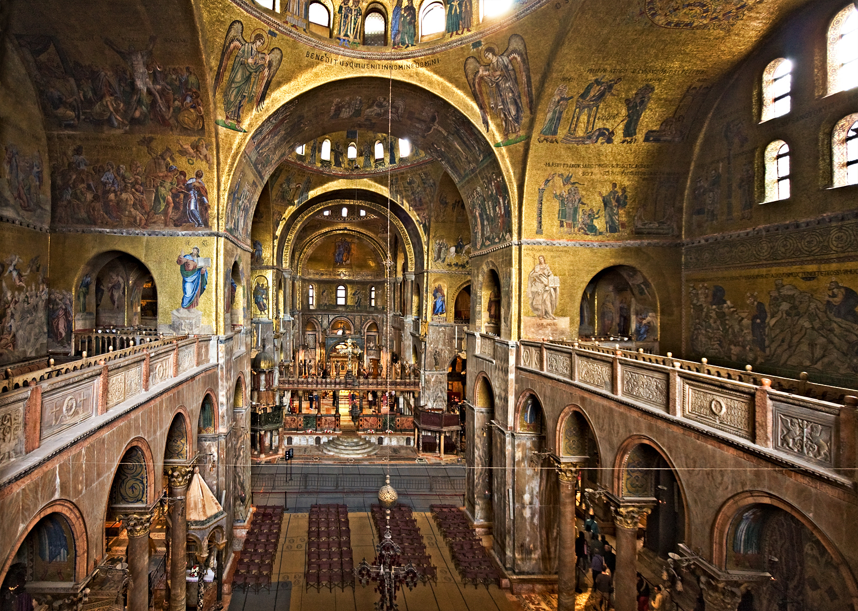 Interior de la Basílica de San Marcos