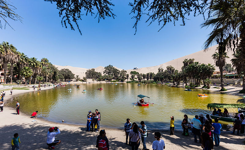 Oasis de Huacachina en Perú
