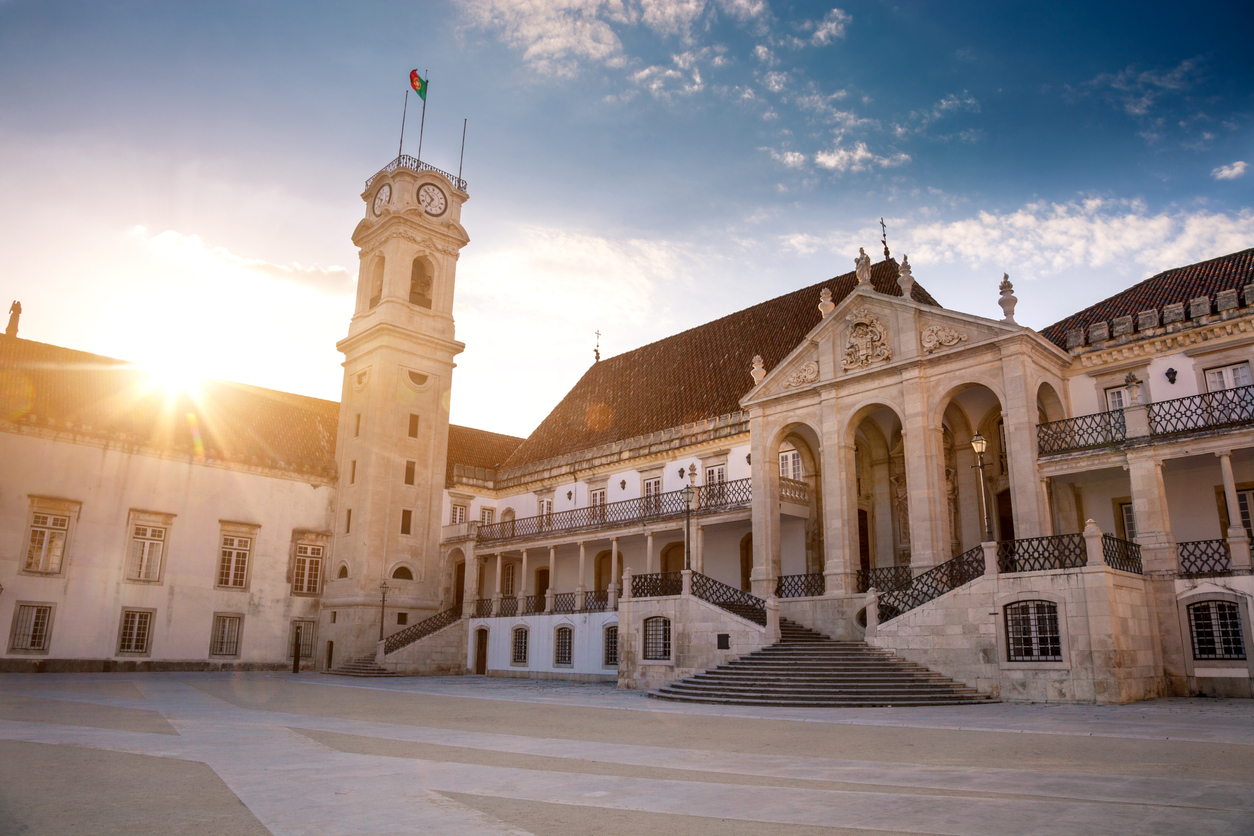 Fachada de la Universidad de Coimbra