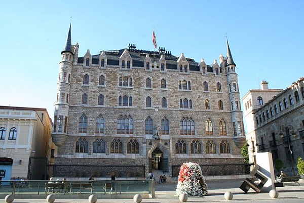 Casa Botines (León)
