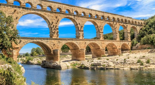 Piscina natural del Pont de Gard (Nimes, Francia)