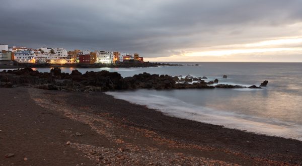 Playa de arena negra en Tenerife