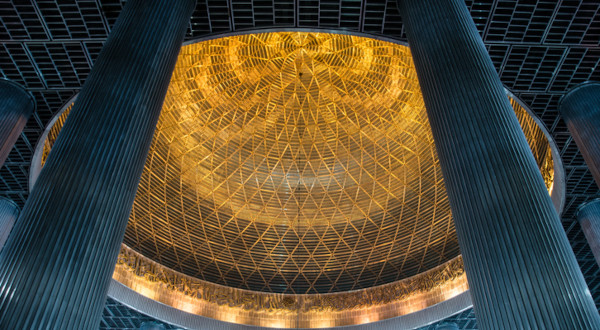 Cúpula de la Mezquita de Istiqlal en Indonesia