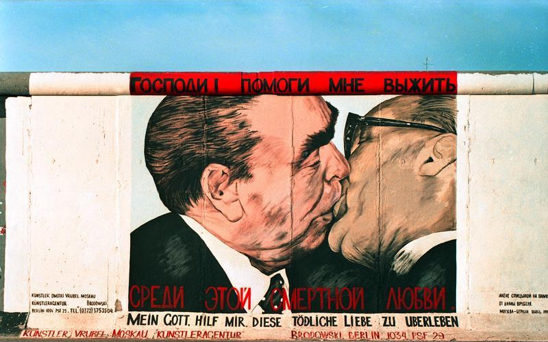 Brotherhood kiss (Muro de Berlín)