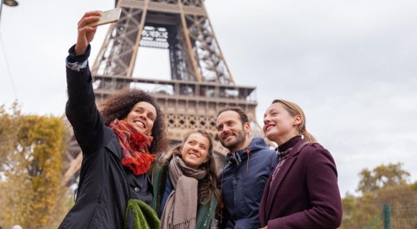 Turistas en la Torre Eiffel