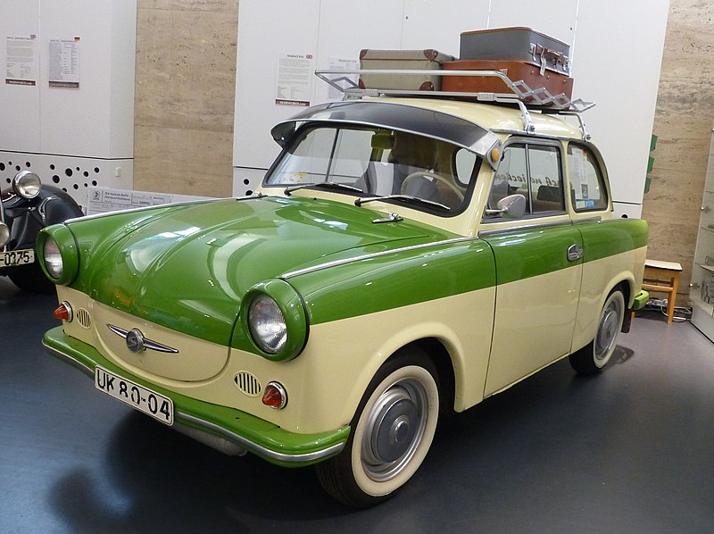 Ejemplar de coche Trabi