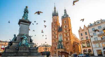 Ciudades de leyendas: viaje a destinos con misterios ocultos
