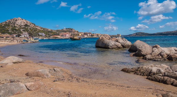 Vistas desde las costas del archipiélago La Maddalena