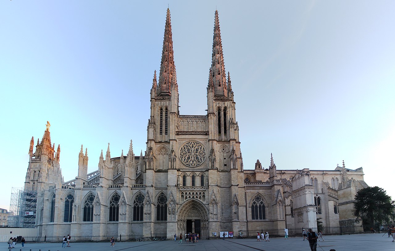 Fachada principal de la Catedral de San Andrés de Burdeos