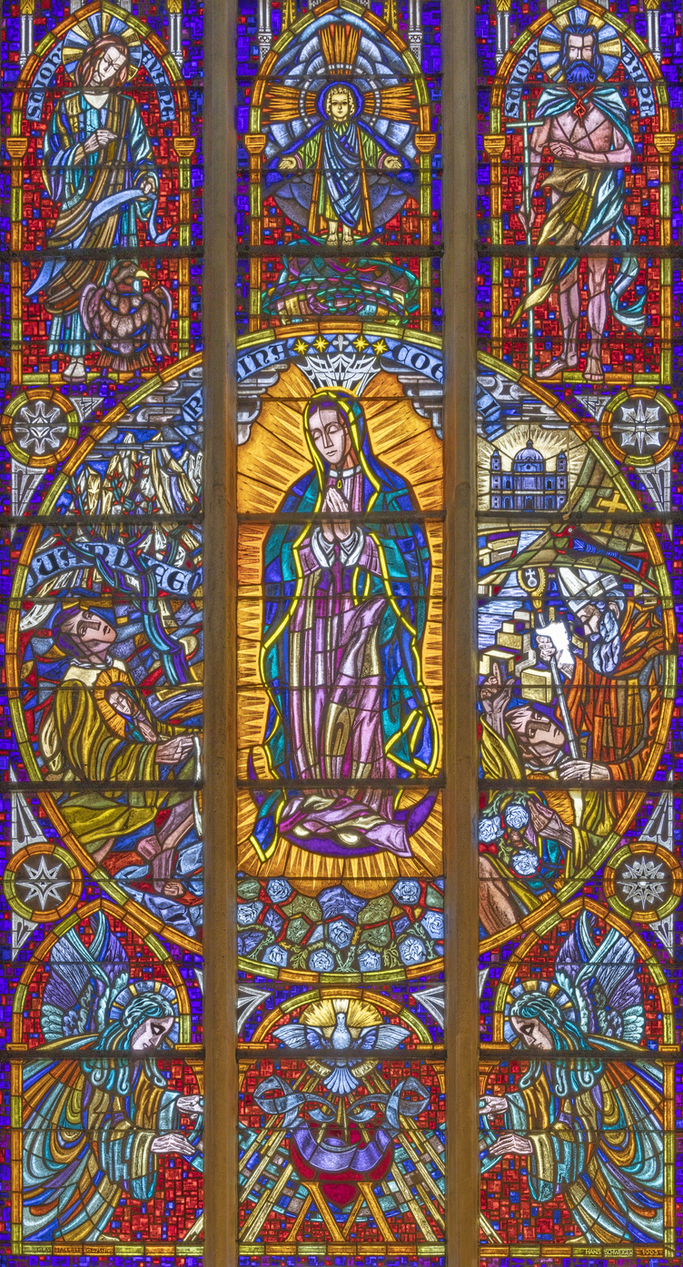 Imagen de la Virgen de Guadalupe en los vitrales de la Iglesia Votiva de Viena
