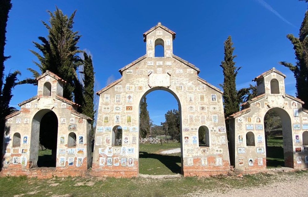 Monumento a los Ojos en Ambite