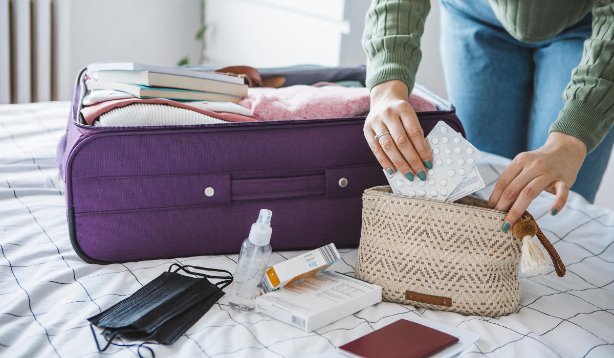 Cómo viajar con medicamentos en el avión