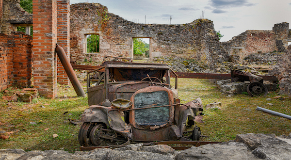 Coche quemado en Oradour-sur-Glane