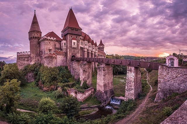 Vistas del Castillo de Hunyad en Transilvania