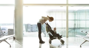 Consejos para viajar con un cochecito de bebé