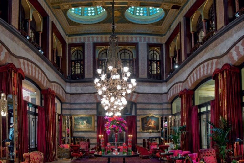 Interior Pera Palace en Estambul