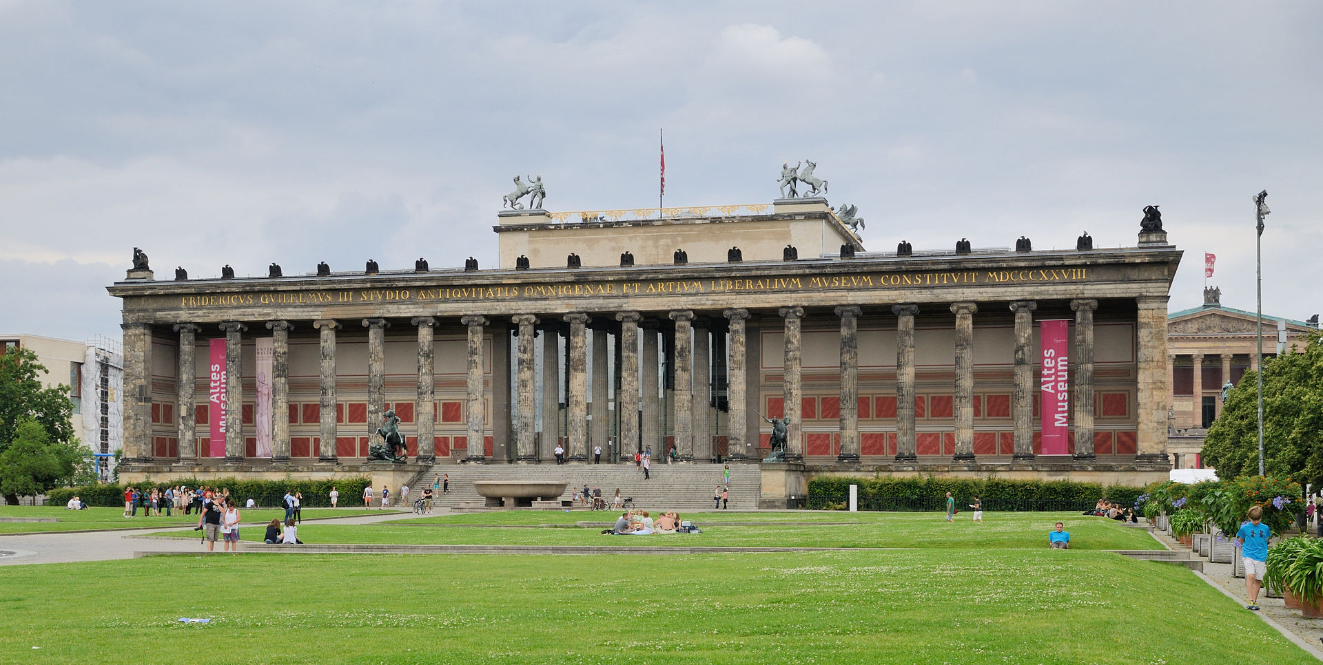 Fachada del Altes Museum