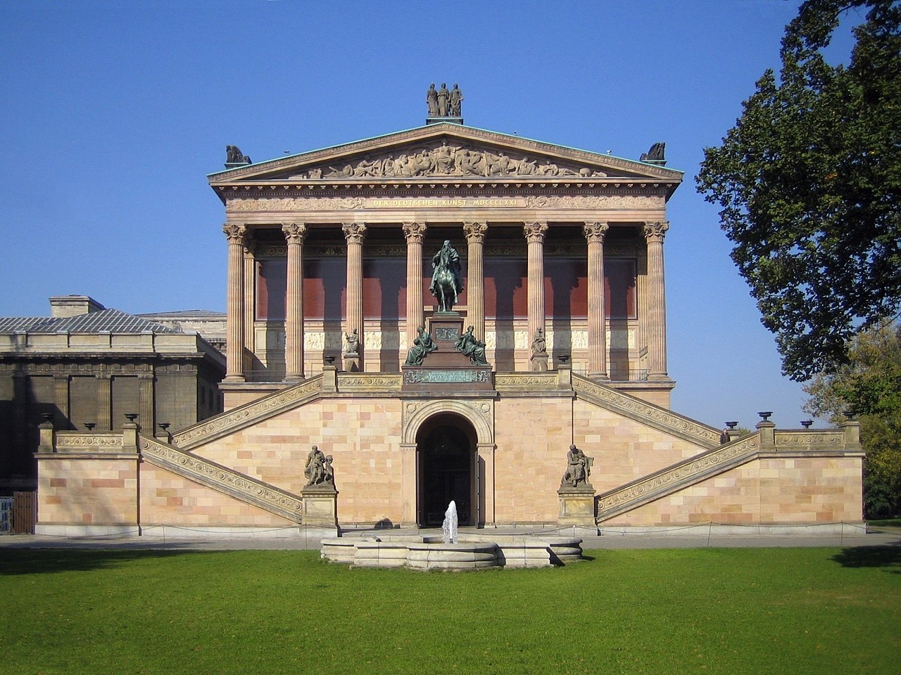 Fachada de la Antigua Galería Nacional de Berlín